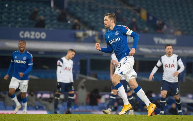 队在后续比 队在后续比